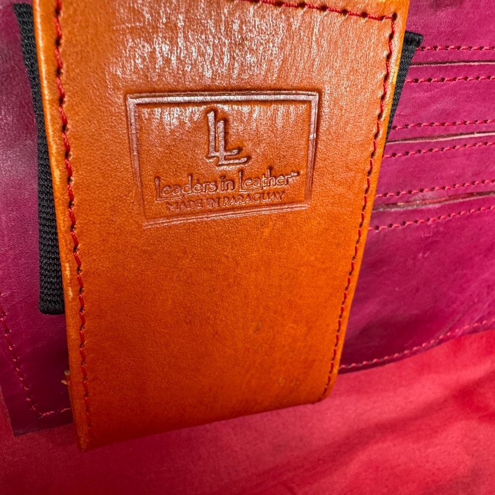 Leaders in Leather Vintage Leather Tote Bag - Picture 16 of 16